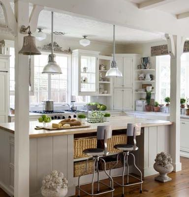 cucina in bianco spazio aperto
