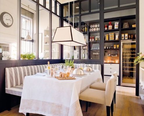 cucina aperta con ampia vetrata 01