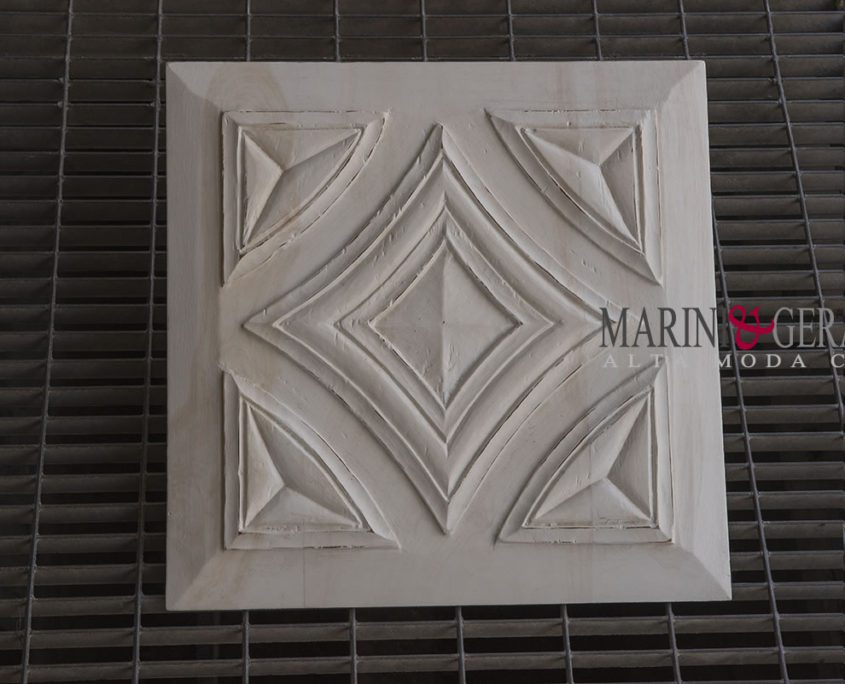 Pannello a Stella scolpito per Porte Decapato