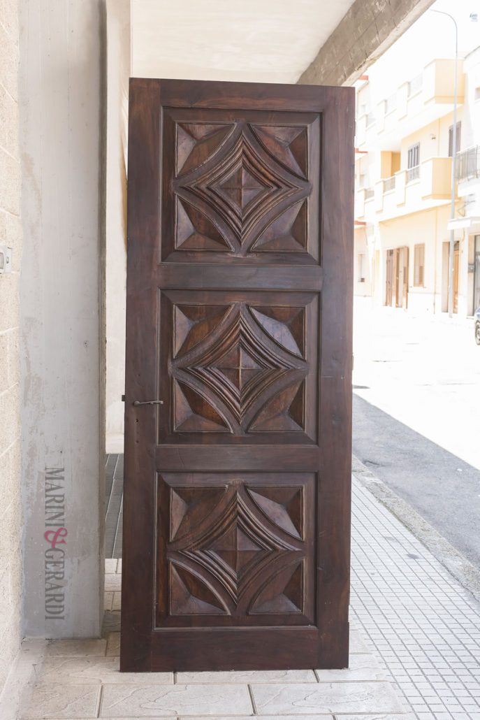 porte massello legno con pannello scolpito legno