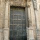 Lecce da Vedere e da Amare Portone a pannelli su cornice barocca | portale con ghirlande blog design
