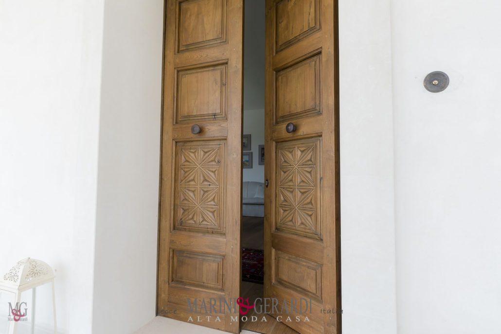 porta in legno massello di teak bugnata diamante modello MG.18 italia