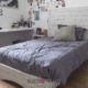Letto in legno con spalliera alta taglio sega decapato bianco | SHABBY