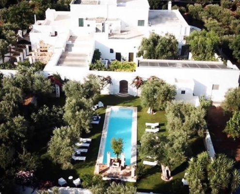 Masseria Narducci Fasano tutti in piscina | Masserie di Puglia Vista aerea