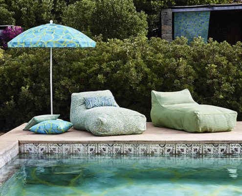 CHRIS-EVERARD photoshoot a Pantelleria Poltrone cuscini bordo piscina